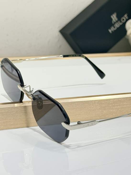Picture of Hublot Sunglasses _SKUfw77795829fw